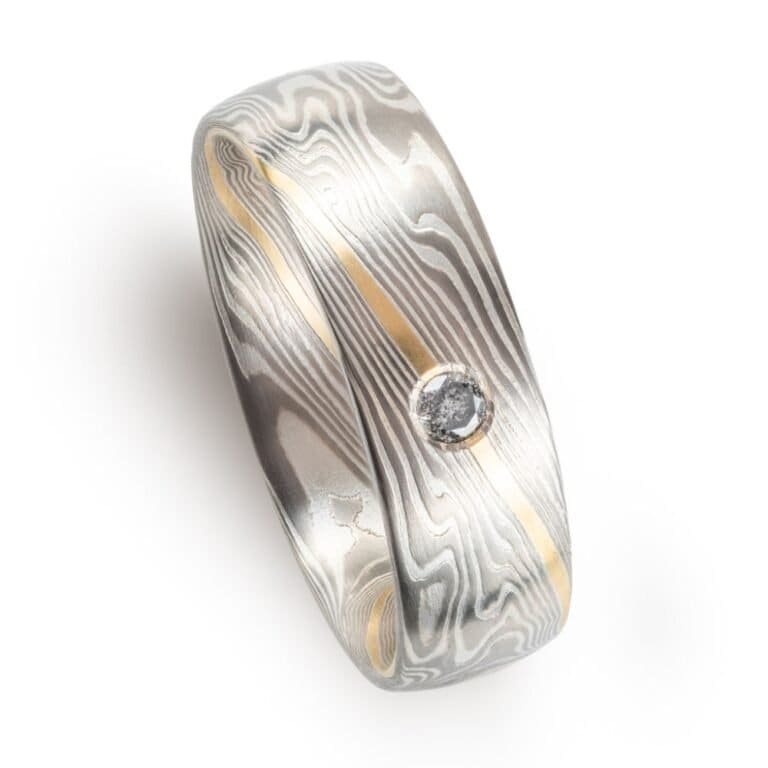 Elegant Mokume Band in Twist Pattern with Diamond - Image 4