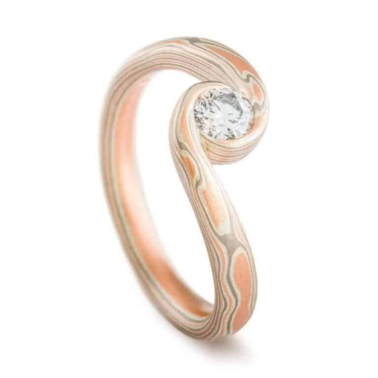 Elegant Mokume Bypass Ring Set with Diamond - Image 3