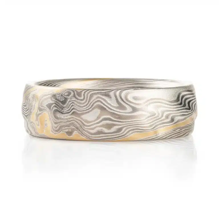 Kazaru Texture Mokume Twist Band in Smoke - Image 3