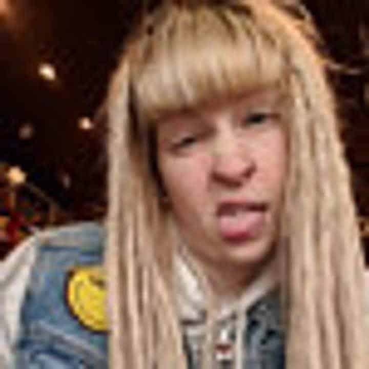 1607650374437-9733-1